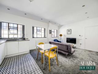 City Centre 2BR Townhouse Perfect for Work & Getaways - 6