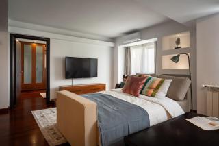 Spectacular River Views 2BR Flat - Top Location - 9