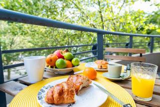 Proche CHU: 4 personnes - wifi fibre - balcon - 1