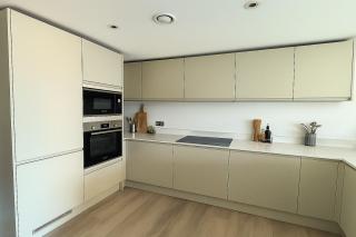 Paramount Stays - Uxbridge - 1