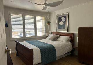 Private Dee Why Townhouse Relaxed and Coastal - 3