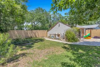 Pool Mins to Downtown & Alamo - Huisache Retreat - 1
