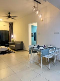 REIZZ RESIDENCE by Fortuna Suites - 3