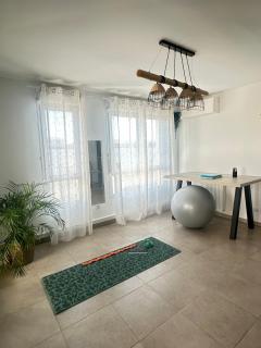 Spacious & bright apartment Joliette district - 4