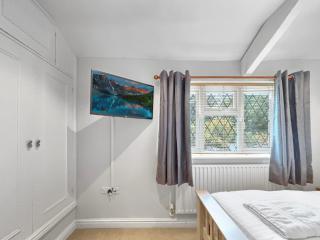 Amaya Eleven - 3 bed cottage in village - 3
