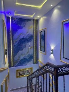 Spectacular 3/4-Bed-Apt With 24hrs Power And FAST Wi-Fi - 0