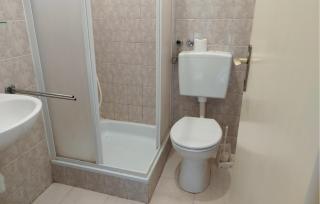 Nice Apartment In Povljana With House Sea View - 1