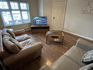 Quiet 3 bed semi with off street parking - Bingham - 1