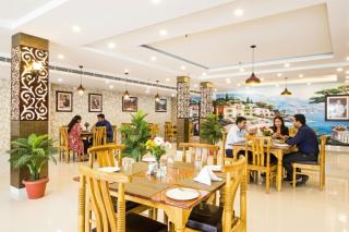 Via Elysian Grand - 3 kms from Chaudhary Charan Singh International Airport Lucknow - 7