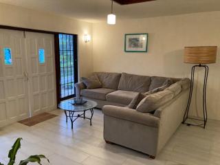 Yellow Doors - Tranquil comfortable retreat - 7