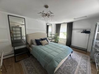 5 Min walk to Stony Brook University - 9