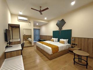 Tuskers Hill Banquets by Poppys - Anaikatti - 8