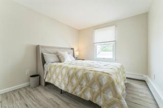 The Roost- Steps to beach & incredible water views - 5