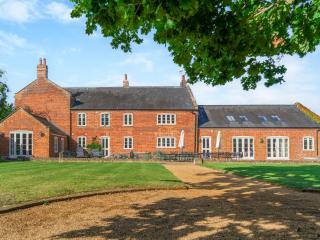 The Grange Farmhouse - 9