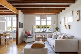 Lakefront Getaway in Hagaparken Central Stockholm - 0
