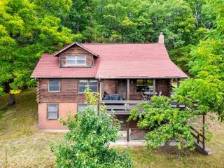 Dog Friendly with Fire Pit and Yard by the River - 5