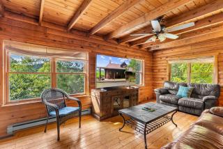 Dog Friendly with Fire Pit and Yard by the River - 1