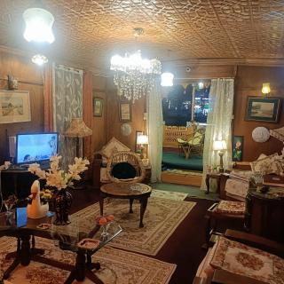 T heritage houseboat - 5