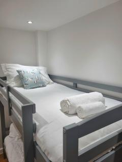 Towan Valley, Porthtowan - Coastal 3 Bedroom Eco-Home with Hot Tub - 7