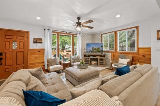 Navigate Stays 5BR Group Lodge Near Mountain & Fun - 7