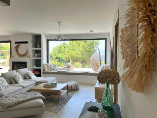 Villa With Views Over Gulf Of Ajaccio - 9