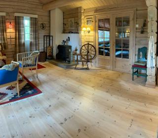 Traditional Log Cabin By Lake Mykletjønn - 1