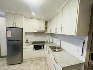 Sheryll Escapes - La Grande Phase 2-514, 1 bedroom with balcony, Netflix & WiFi - 1