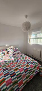 Beautiful and Quiet 3 Bed Beautiful House - 9