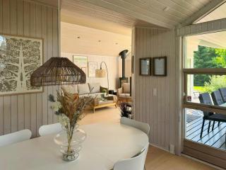 Architect-Designed House In Dronningmølle - 3