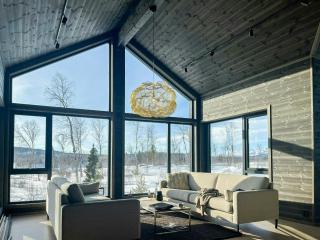 Mountain Cabin With Beautiful Lake View - 6