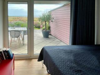 First Row Beach House With Panoramic Views - 3