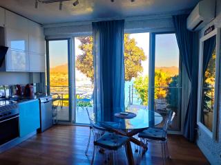 The sea-cave house - 9