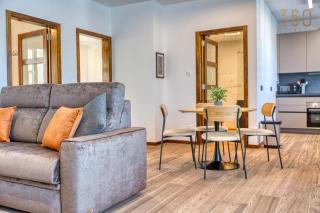 Lovely sideview 3BR home next to promenade with WIFI by 360 Estates - 4