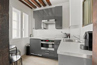 Appartement Typiquement Parisien - 4
