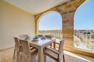 Oakville, Valley Views, Private Heated Jacuzzi by Haven & Keys Malta - 7