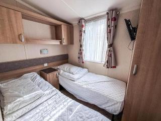 Beautiful 8 Berth Caravan With Decking At Haven Hopton Beach Ref 80011B - 2