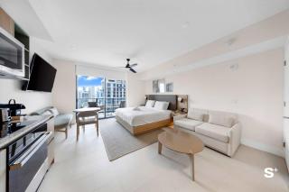 Stylish Studio in the Heart of Downtown Miami - City Views - 4