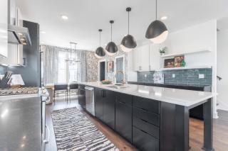 Luxe 4BR with Fire Pit Grill and City Views - 3