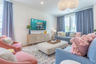 Luxe Group Stay with Hot Tub & Rooftop Lounge - 6