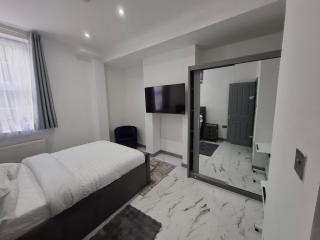 Guyrock Apartments - 9