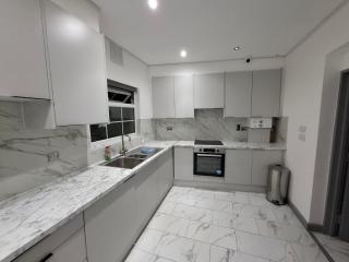 Guyrock Apartments - 2