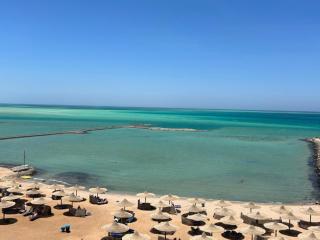 Cozy 1-Bedroom Chalet with Sea View - 9