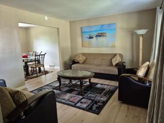 Four Bedroom Family and friends cozy home - 8