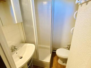 Charmant T2 au pied des pistes, 4 pers., équipement moderne, centre station, près des commerces - FR-1-516-169 - 1