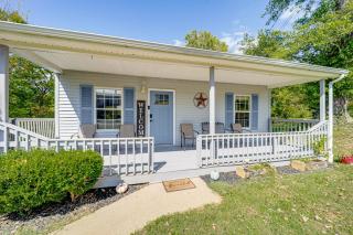 Walk to Main Street! Family Home in Williamstown - 0