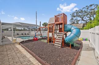 Family Retreat with Heated Pool, Playground, Ping Pong Table - 7