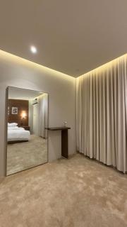 Elegant apartment with a hall and bedroom - 2