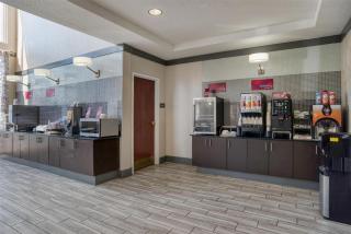 Best Western Plus Philadelphia-Choctaw Hotel and Suites - 4
