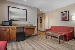 Best Western Plus Philadelphia-Choctaw Hotel and Suites - 3