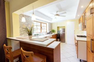 Condo very close beach - 1